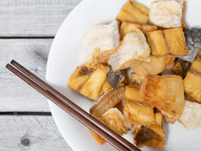 Khô cá tra phồng chiên