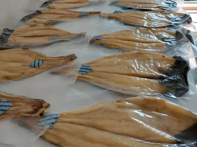 Phơi khô cá tra phồng
