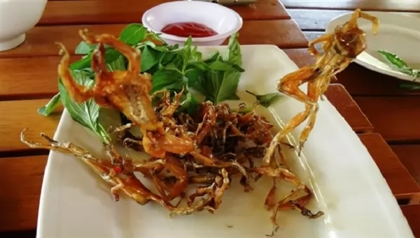 Khô nhái chiên nước mắm