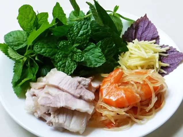 Mắm tép ăn cùng thịt luộc